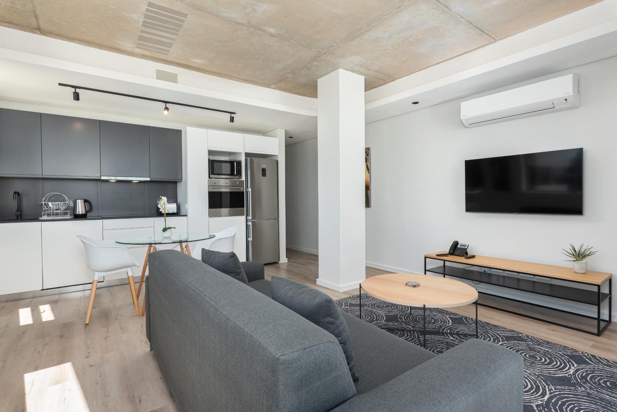 The Quarter Apartment *